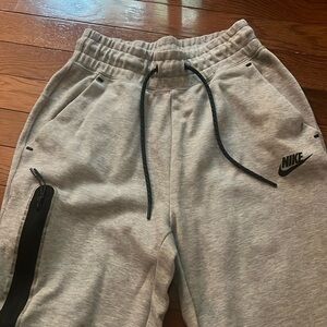 Nike tech fleece jogger pants, light gray, XS